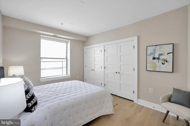 Building Photo - 1419 Clifton St NW