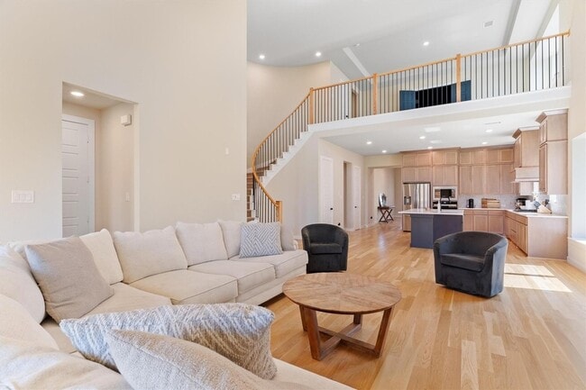 Building Photo - 1228 Sapphire Ln