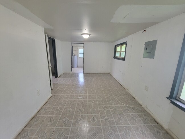 Building Photo - 14052 Railroad Ave