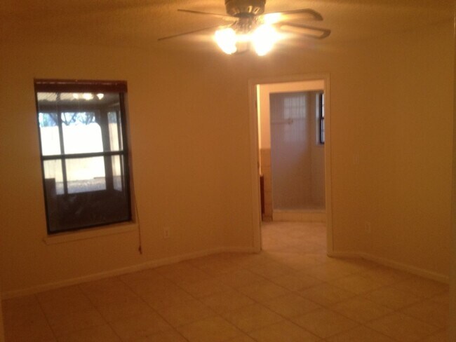 Building Photo - 3-Bedroom, 2-Bathroom single-family home brick construction