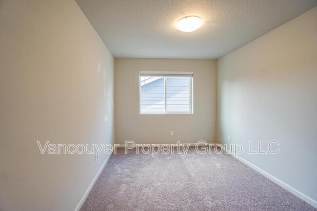 Building Photo - 13802 NE 117th Ave