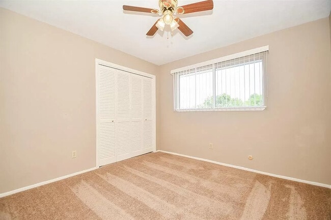 Building Photo - 10807 Sugar Hill Dr