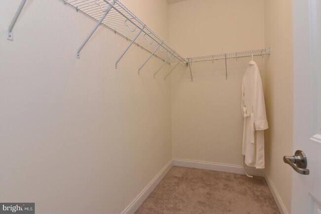 Building Photo - 16058 Rockport Dr