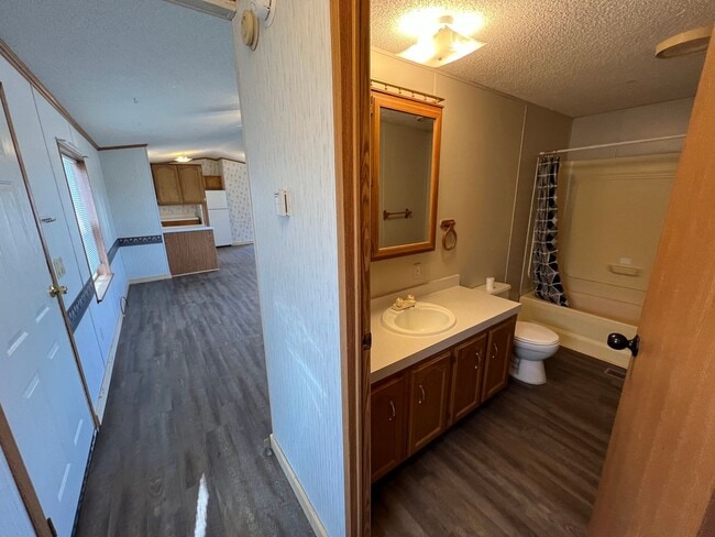 Building Photo - 2 Bedroom 2 Bath Updated Mobile Home in Cliffview Mobile Home Park. Very well kept-up area.