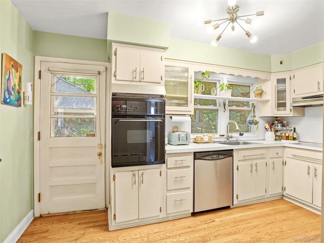 Building Photo - 1035 Shore Acres Dr