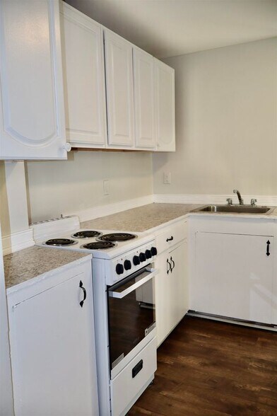 Building Photo - 39 Mead, 1