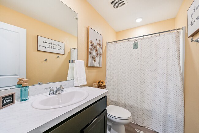 Building Photo - 138 Austin Rd