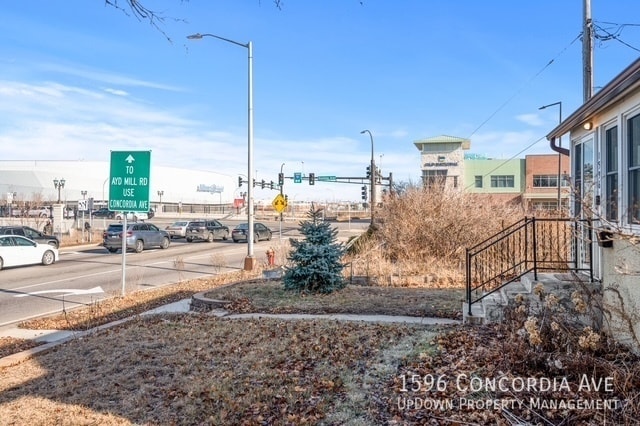 Building Photo - 1596 Concordia Ave