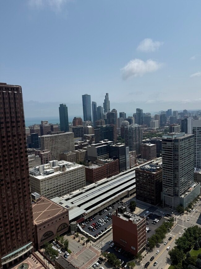 Building Photo - 235 W Van Buren St