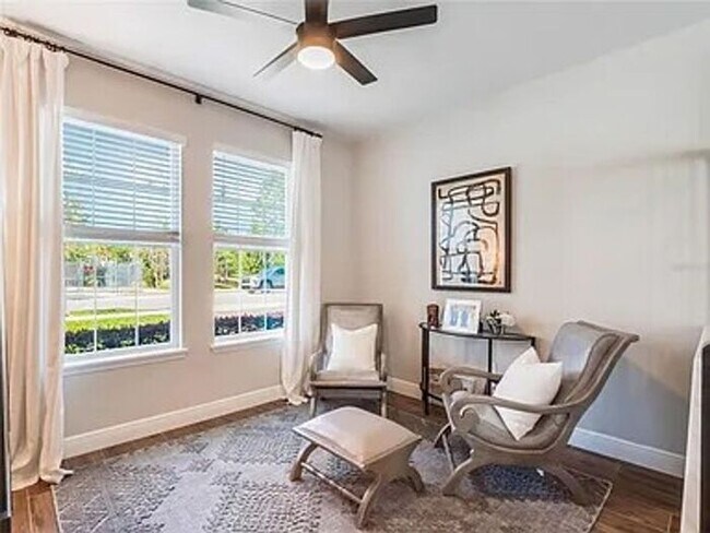 Building Photo - Stunning 5 bedroom home in Longwood