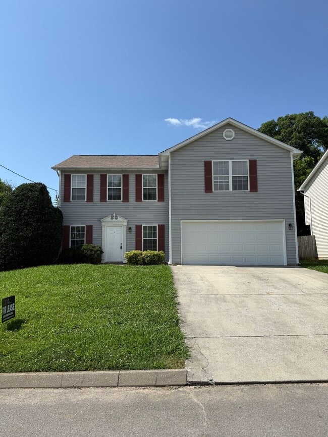 Building Photo - COMING SOON!!!  Lovely 4 Bedroom 2.5 Bath Home in convenient West Knox location