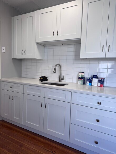 Building Photo - 36 Endicott St