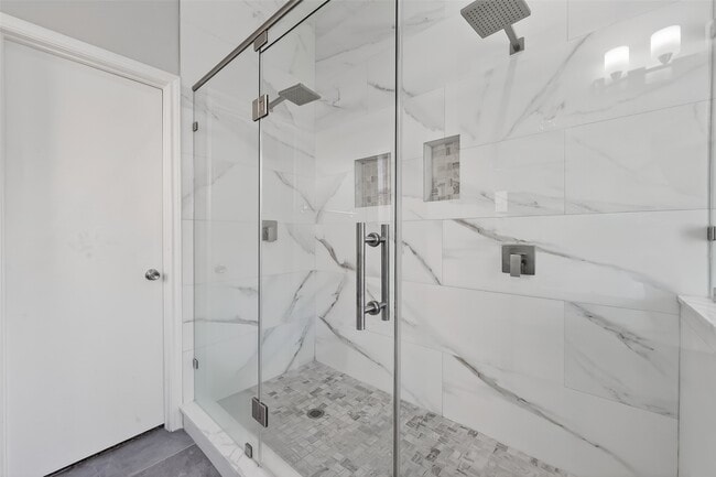 Building Photo - 3126 Lakefield Way