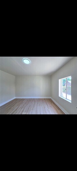 Building Photo - 5552 Lewis Ave