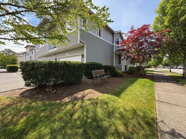 Building Photo - 3 Bedroom 2.5 Bath DuPont Townhome