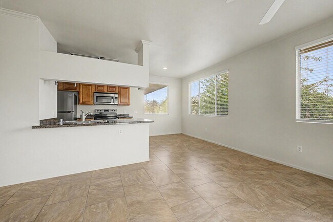 Building Photo - 16013 S Desert Foothills Pkwy