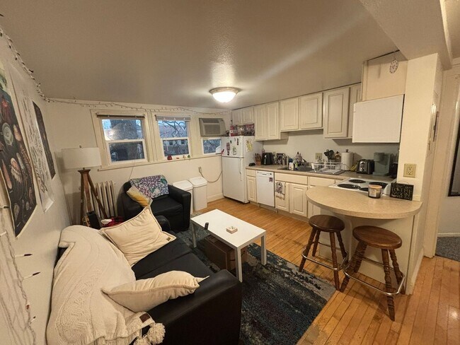 Interior Photo - 234