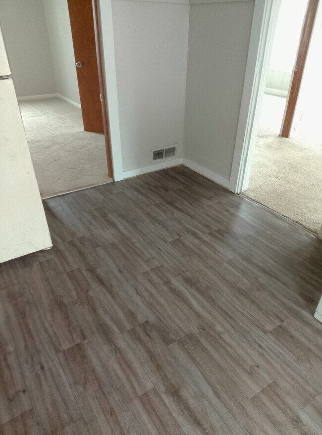 Building Photo - 214 W Jefferson St