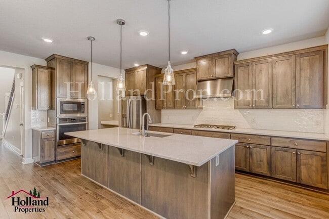 Building Photo - Beautiful 4-bedroom, 3-bathroom residence in desirable Hillsboro, OR.