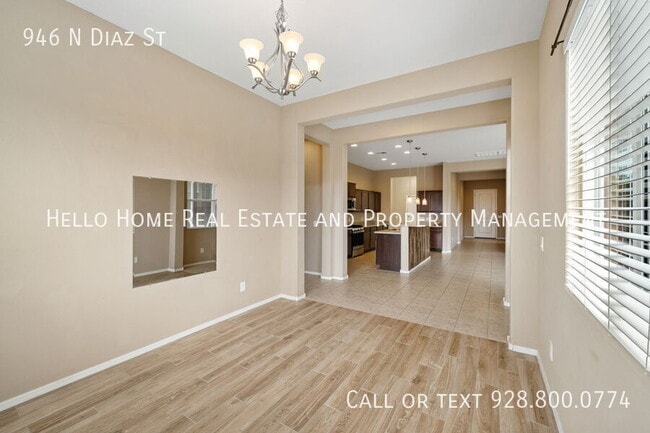 Building Photo - 946 N Diaz St