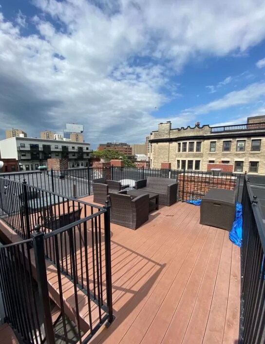 Building Photo - 869 Beacon St