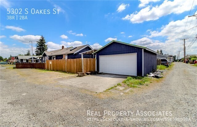 Building Photo - Spacious Tacoma home, moments from Joint B...