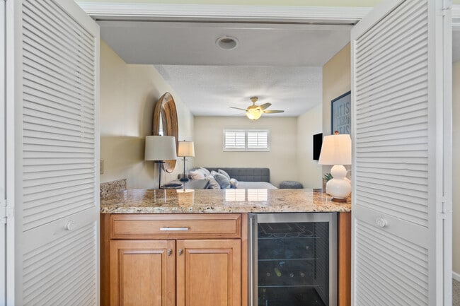 Building Photo - 16914 Waterbend Dr