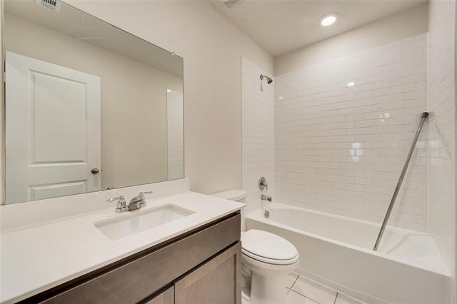 Building Photo - 4016 Huntington Dr