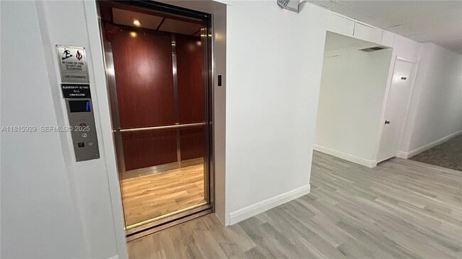 Building Photo - 250 NE 20th St