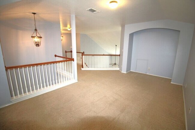 Building Photo - 6707 Rosita Oak Dr