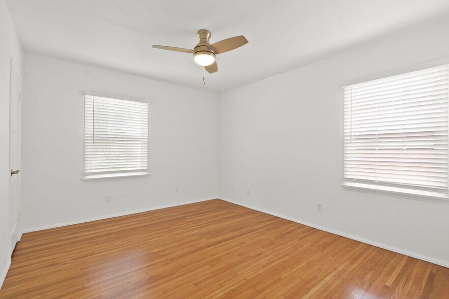 Building Photo - 4232 Walnut