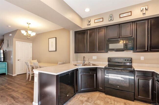 Building Photo - 15612 E 96th Way