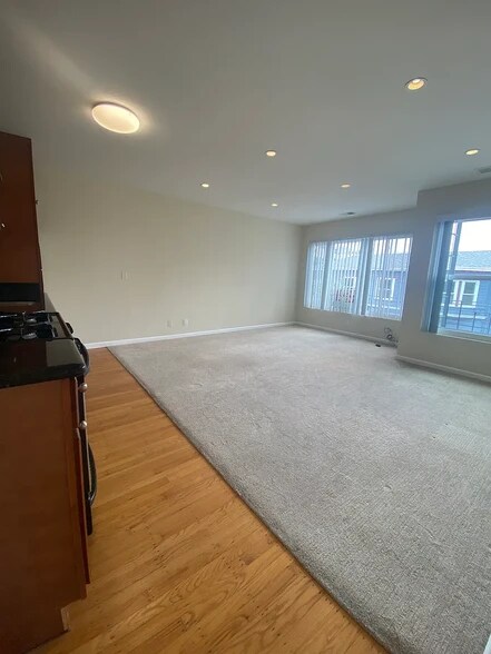 Building Photo - 385 29th St