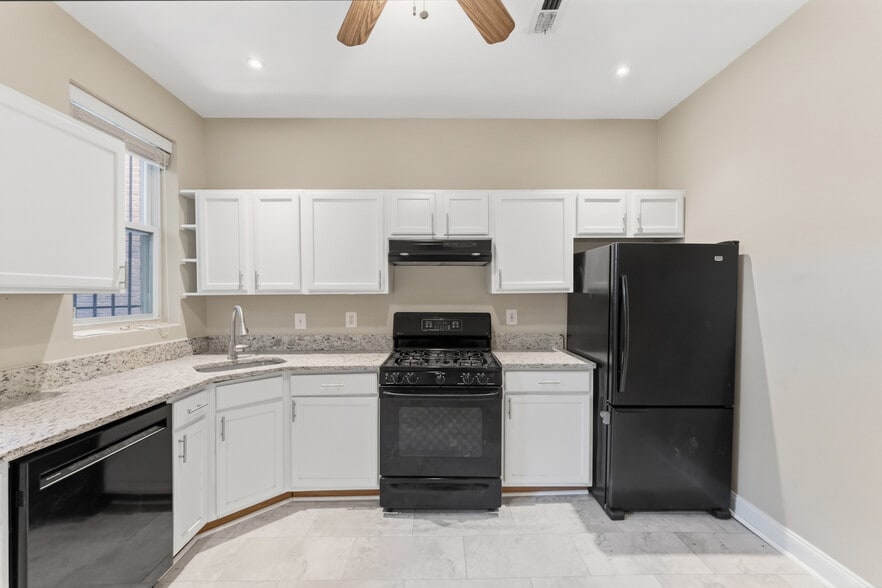 Main kitchen 2 - 11 R Street NW