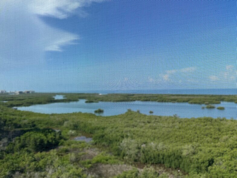 Building Photo - 1001 Arbor Lake Dr