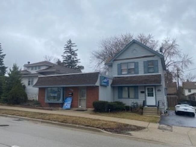 Building Photo - 606 State St