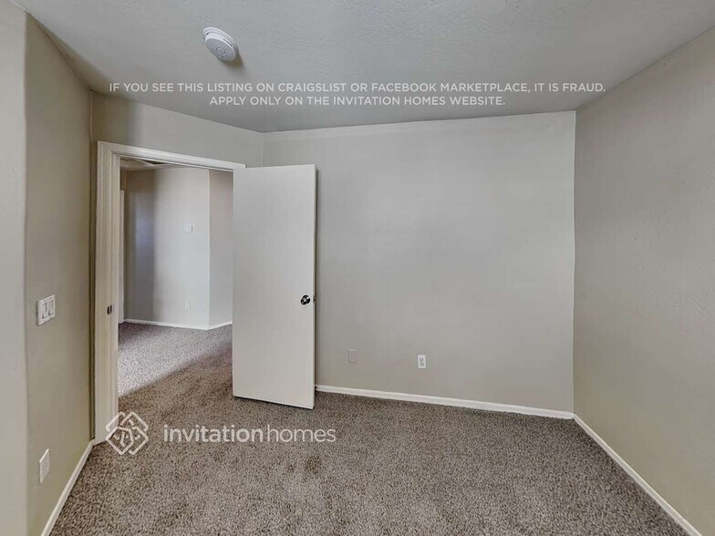 Building Photo - 424 N 66th Ave