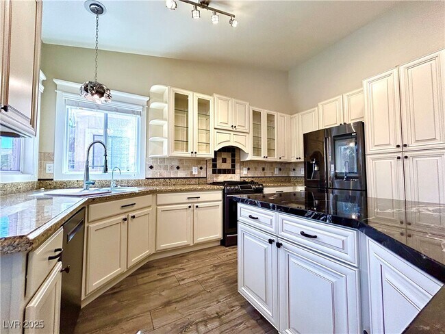 Building Photo - 10824 Vineyard Pass St