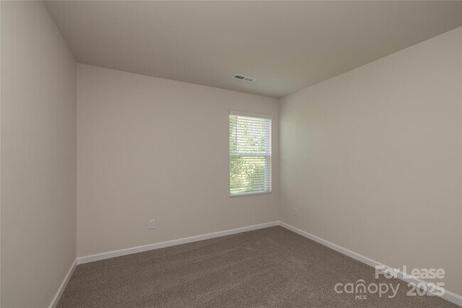 Building Photo - 138 S Bell Ave