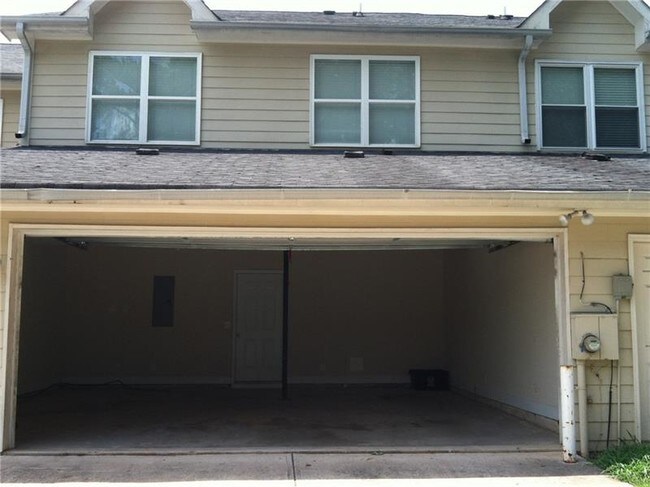 Building Photo - 1051 Moreland Dr SE