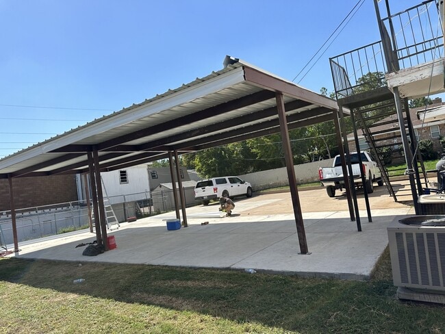 Building Photo - 8005 Carrick St