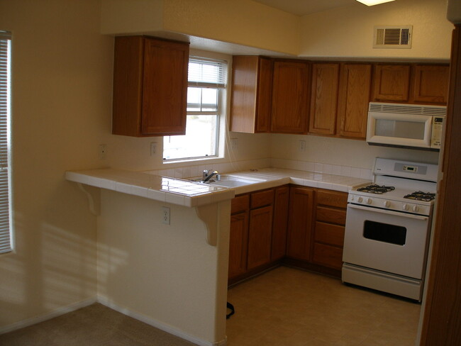 Building Photo - Henderson two bedroom unit for only $1295!