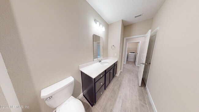 Building Photo - 3965 Cloverdale Ct