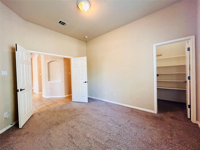 Building Photo - 2501 Farleigh Ln