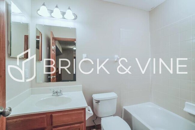 Building Photo - 362 Millett Dr