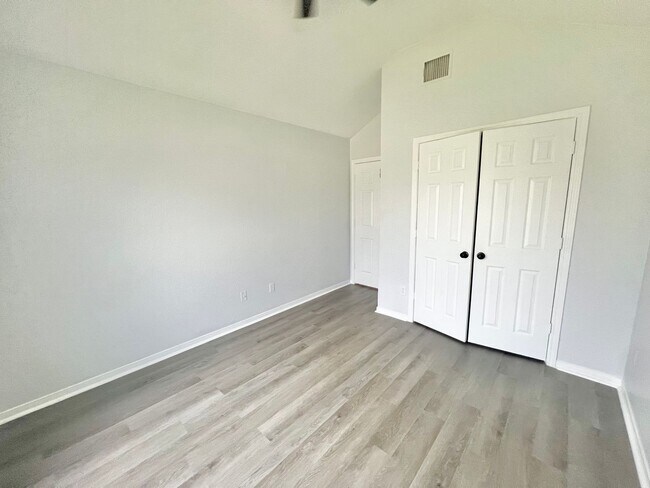 Building Photo - Updated 4 Bed Home in Killeen!