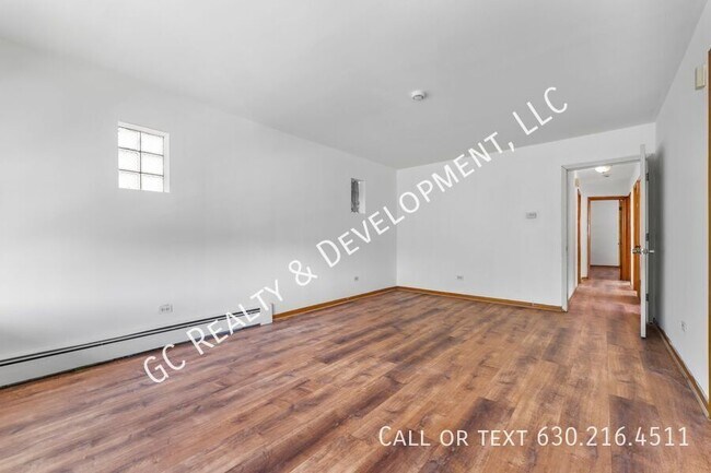 Building Photo - 2517 N Laramie Ave