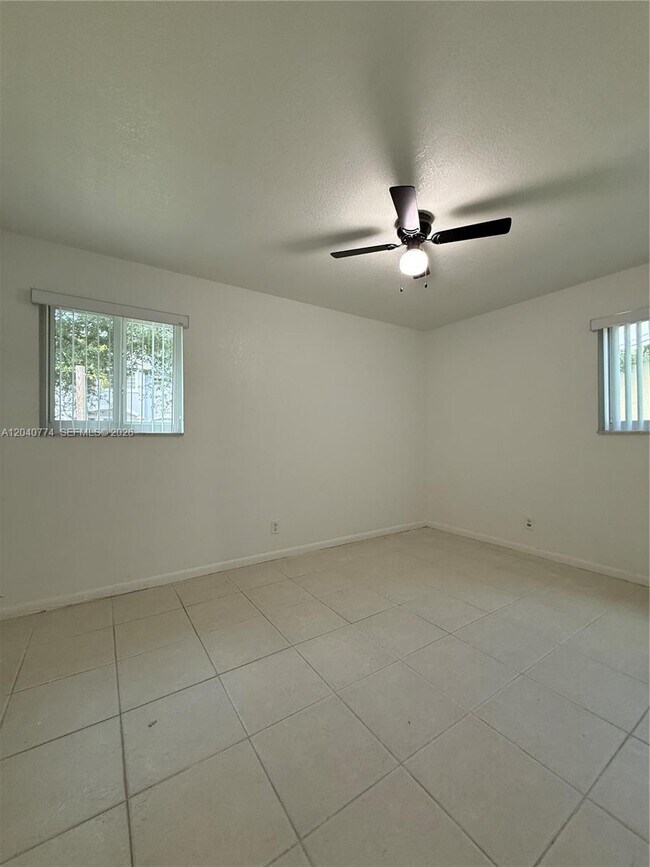 Building Photo - 6510 SW 49th St