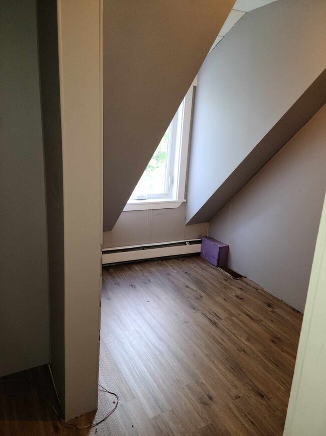 Building Photo - 37 Erchles St