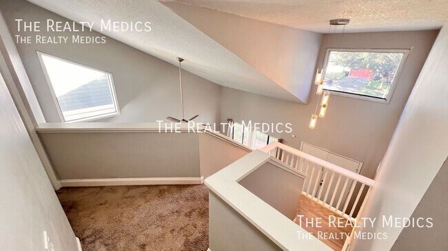 Building Photo - 430 Red Coat Ln